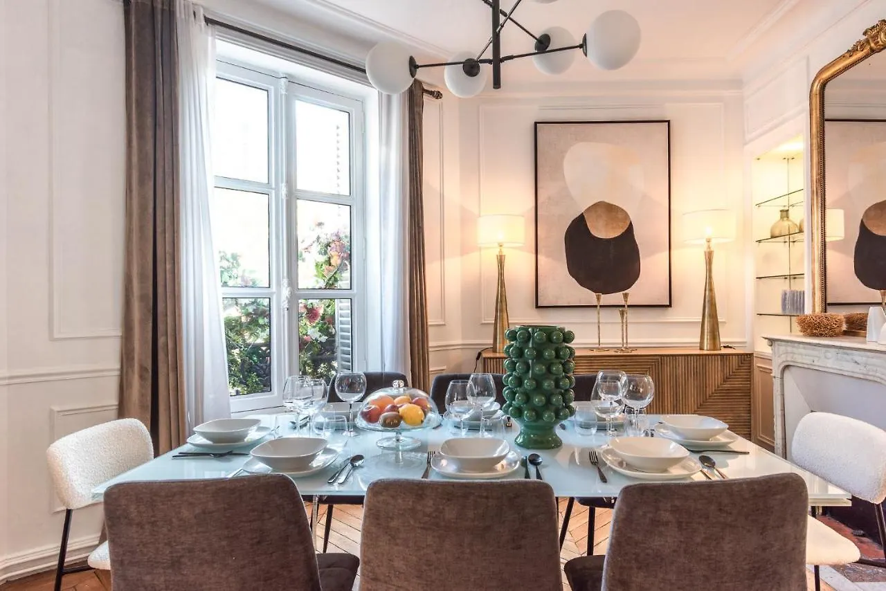 Outstanding Apartment - 8 Guests Between Tour Eiffel And Invalides Parijs 0*,  Frankrijk