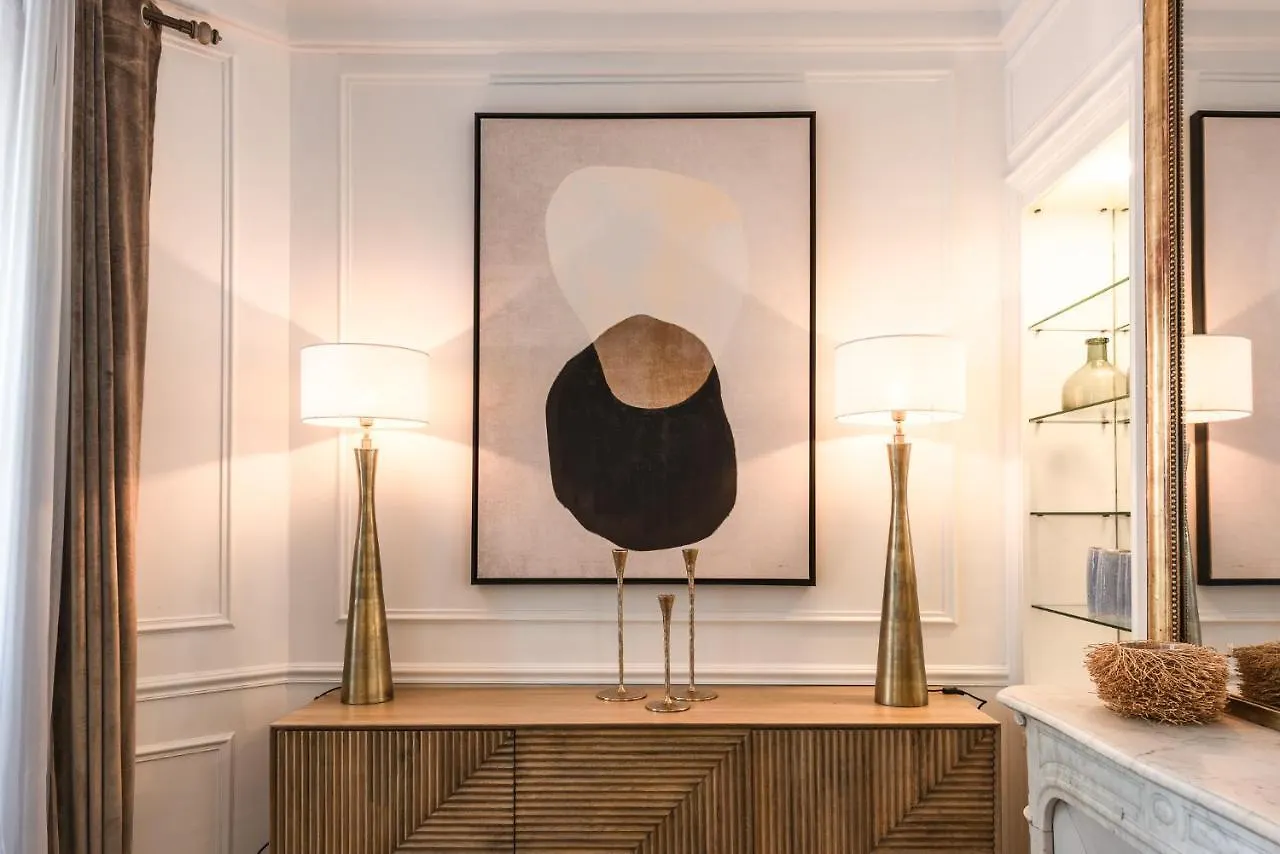 Outstanding Apartment - 8 Guests Between Tour Eiffel And Invalides Parijs